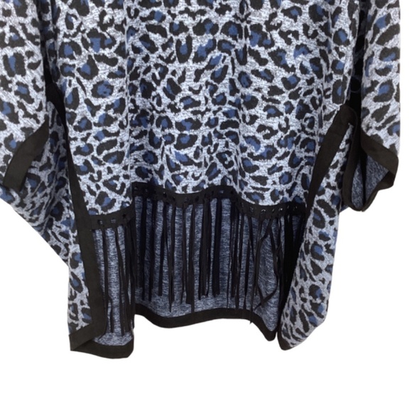 Tyler Boe Blue‎ Gray Black Fergie Ponch Fringe Size XS/S Soft Sweater Pullover - Picture 5 of 10
